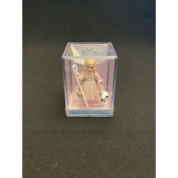 Madame Alexander “Merry Miniatures” Display Base & 7 Keepsake Collection Dolls - Picture 16 of 16